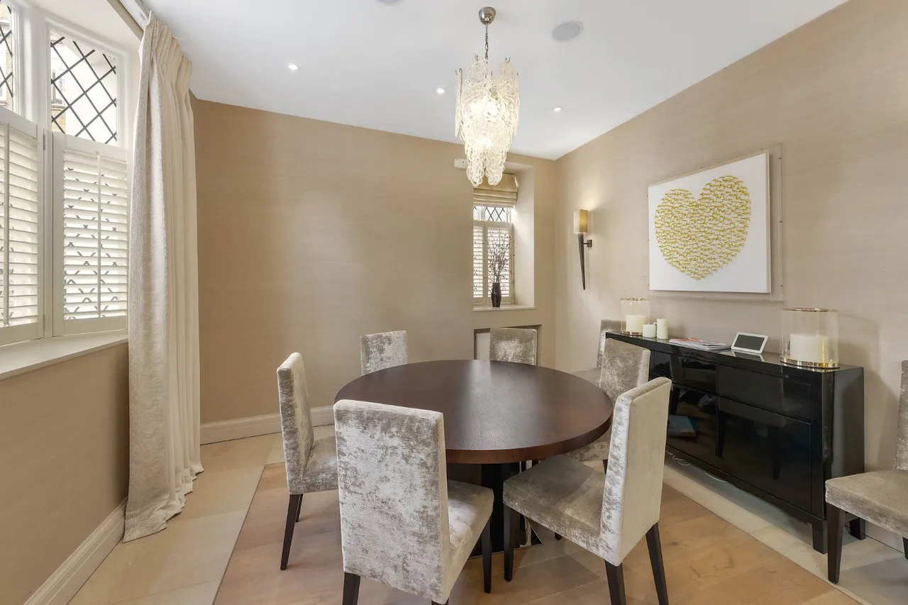 De Vere Cottages, Kensington, London, W8 5AA, photo 5