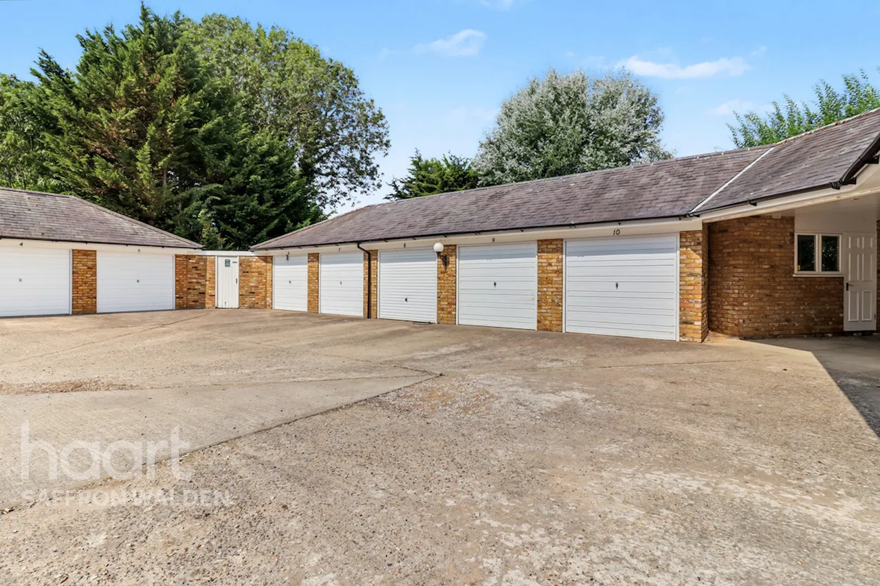 Ware Park, Ware, SG12, photo 19
