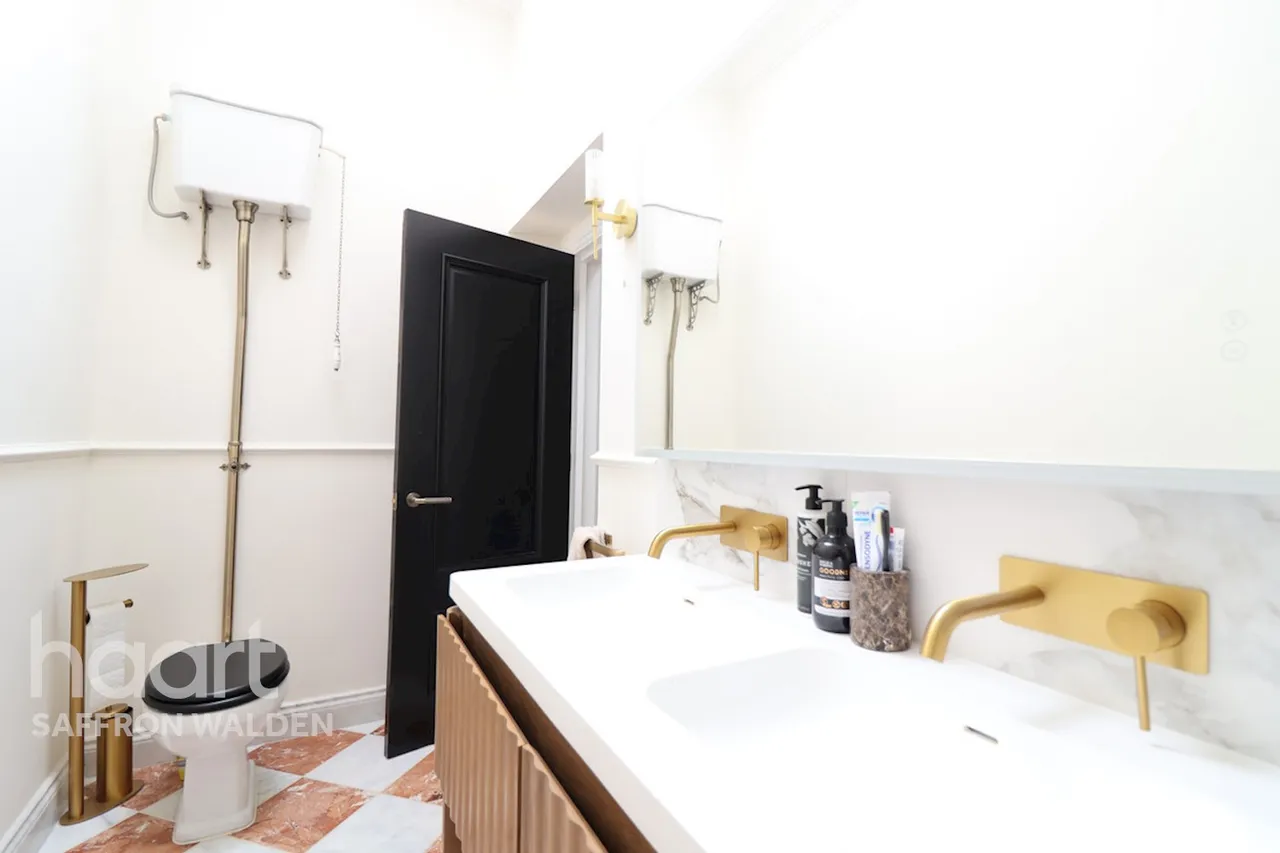 Ware Park, Ware, SG12, photo 14