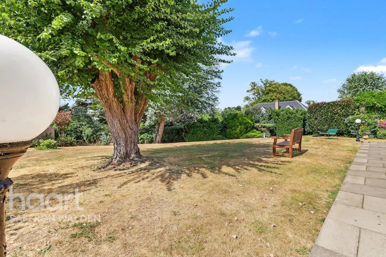 Ware Park, Ware, SG12, photo 18