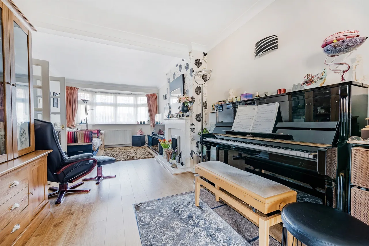 Kenilworth Crescent, Enfield, photo 4