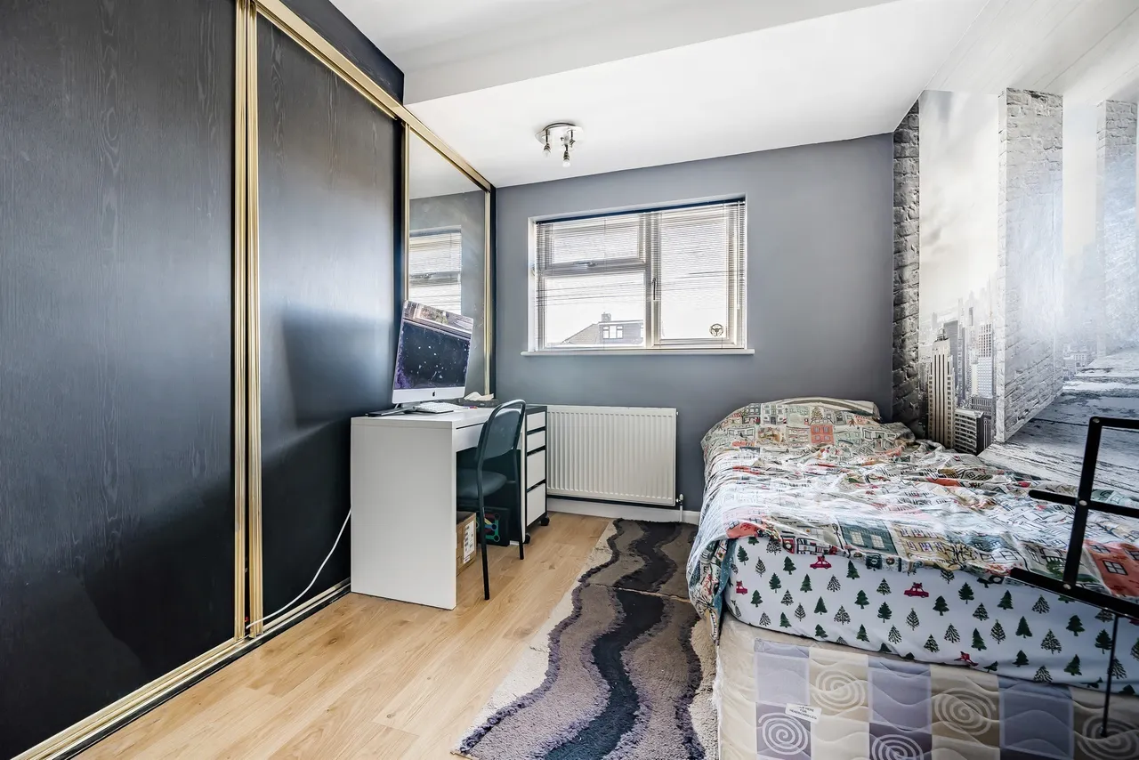 Kenilworth Crescent, Enfield, photo 11