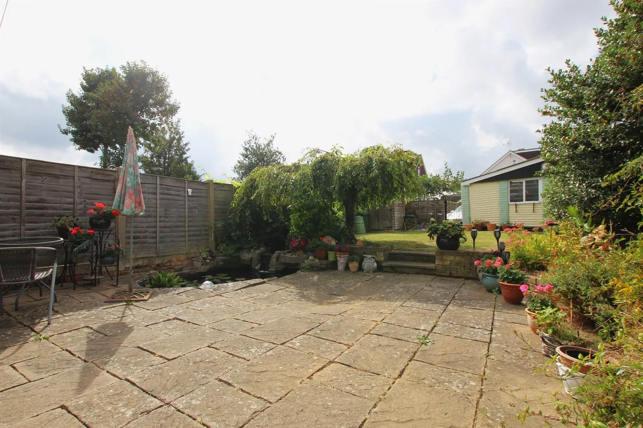 Kenilworth Crescent, Enfield, photo 3