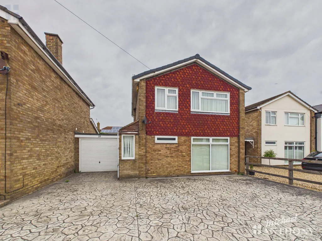 3 bed house for sale — Douglas Road, Aylesbury, HP20 1ES