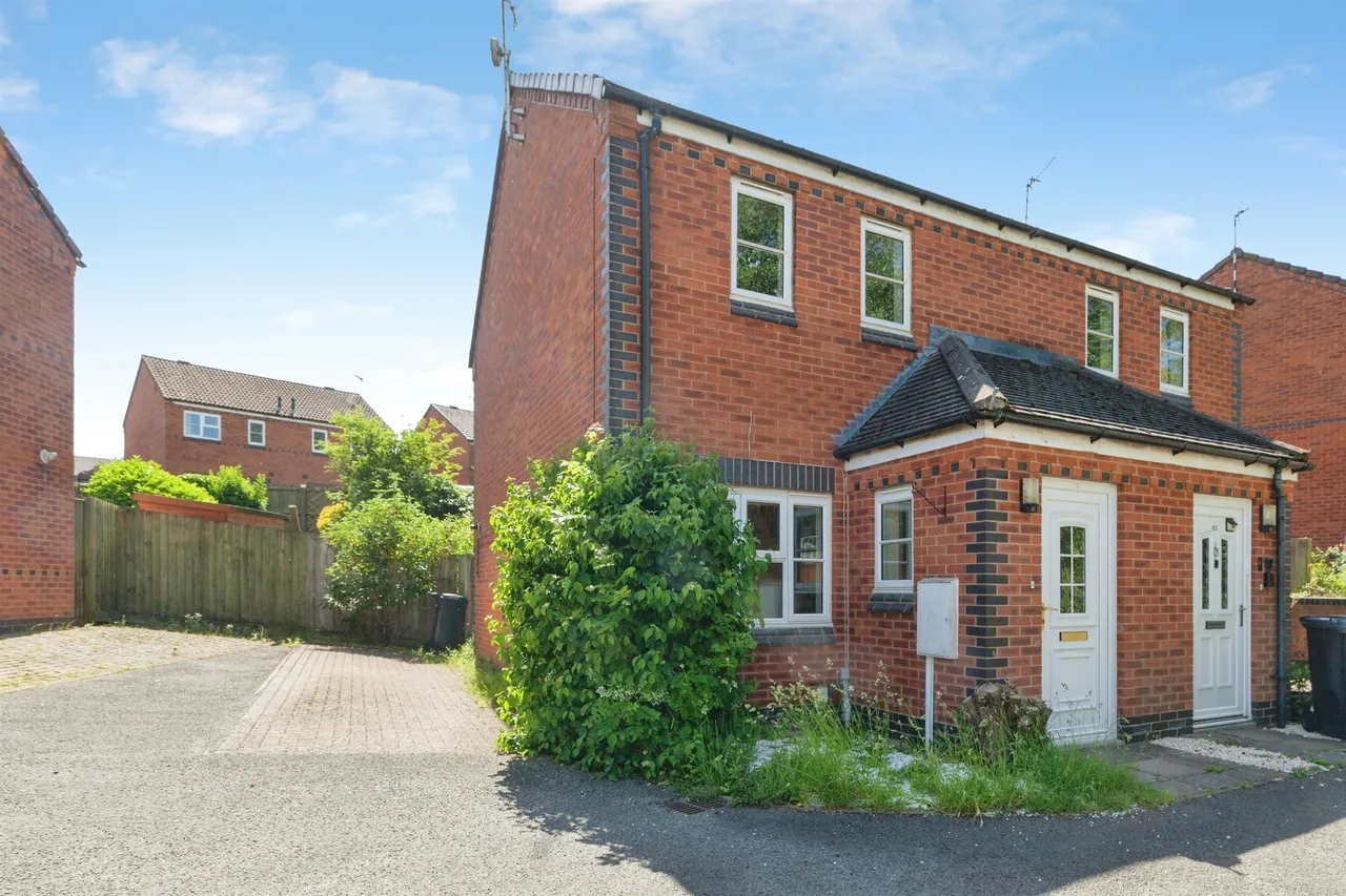 2 bed house for sale — Bryony Road, Hamilton, Leicester