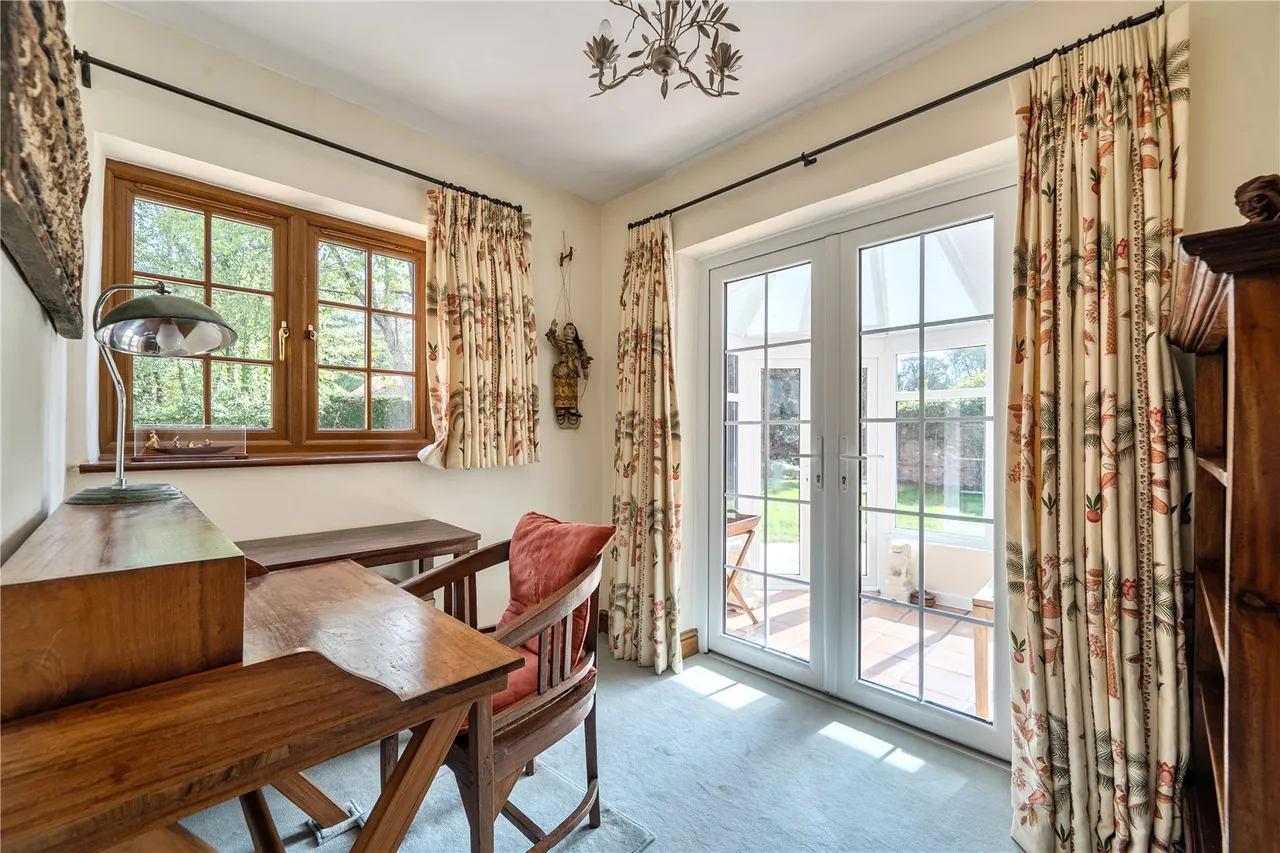New Mill Lane, Eversley, RG27, photo 5