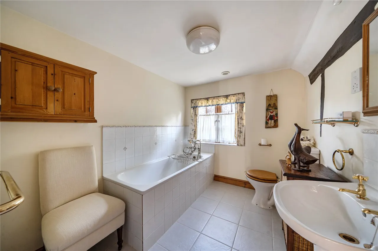 New Mill Lane, Eversley, RG27, photo 10