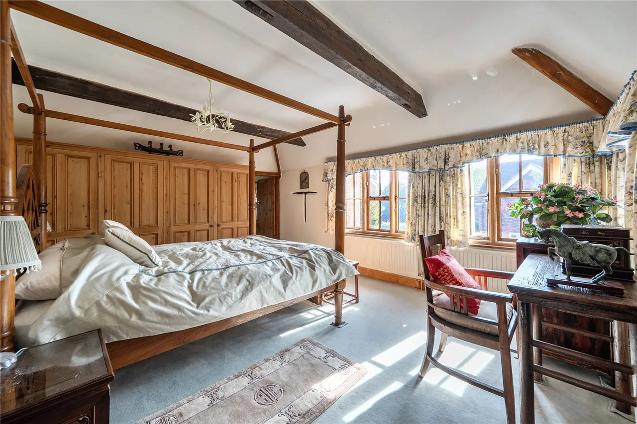 New Mill Lane, Eversley, RG27, photo 9
