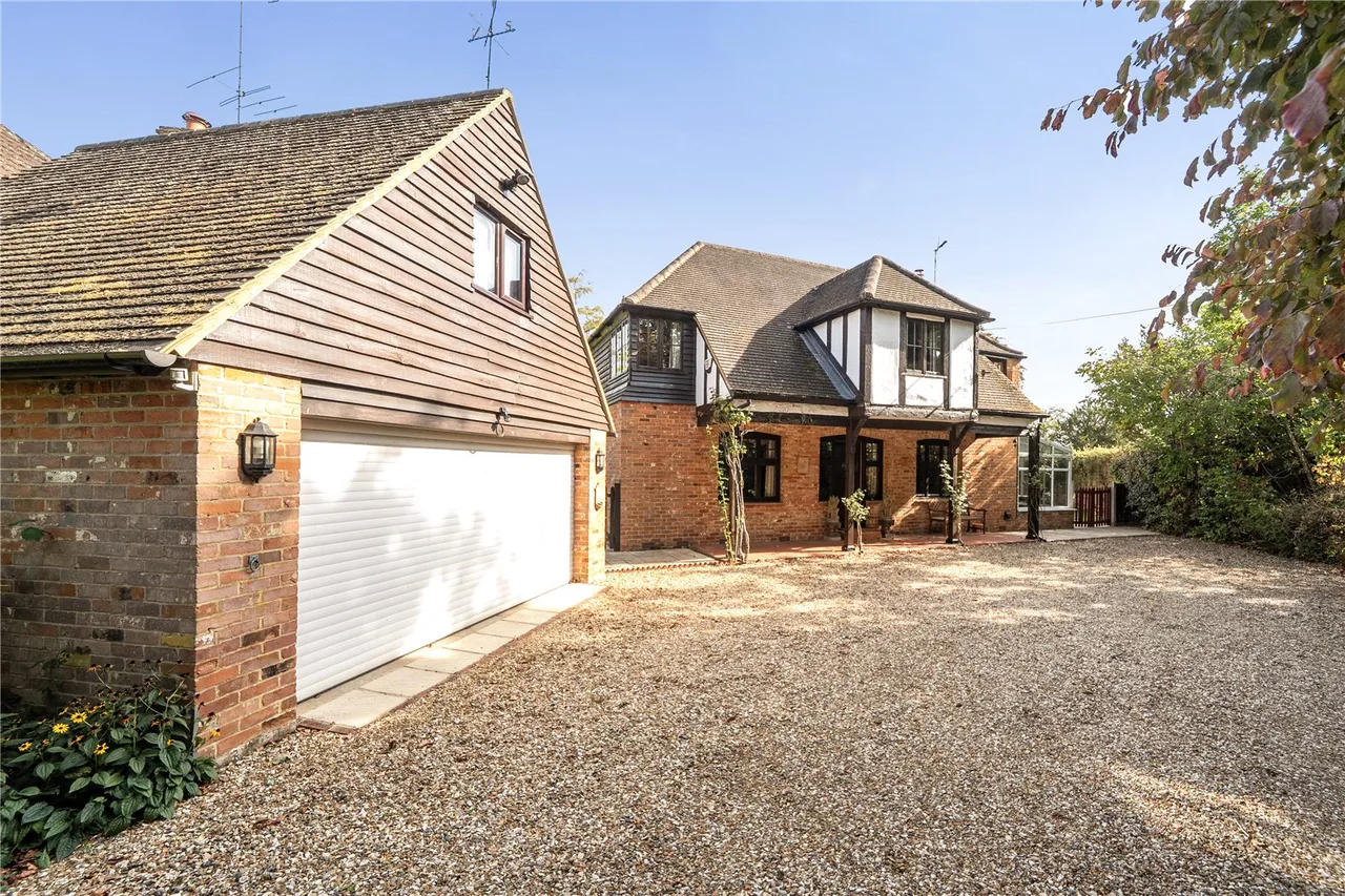 New Mill Lane, Eversley, RG27, photo 2
