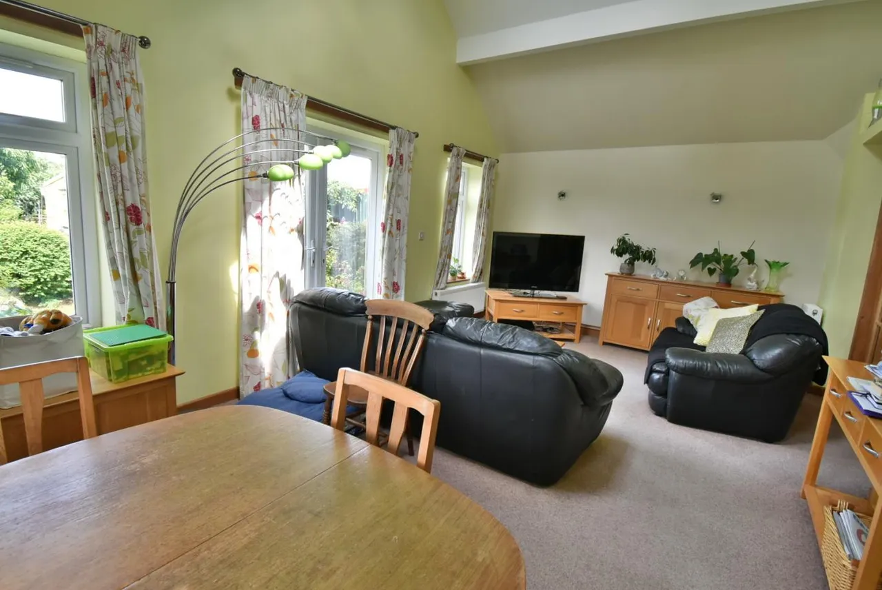 Ringwood Road, BH11, photo 8
