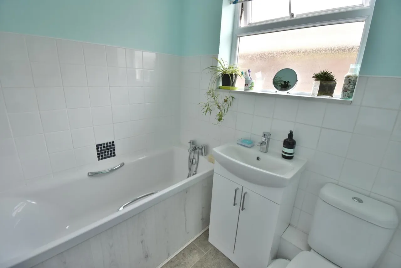 Ringwood Road, BH11, photo 13