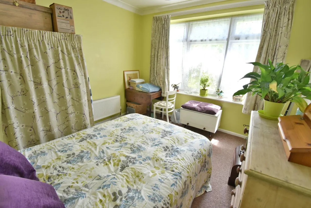 Ringwood Road, BH11, photo 12