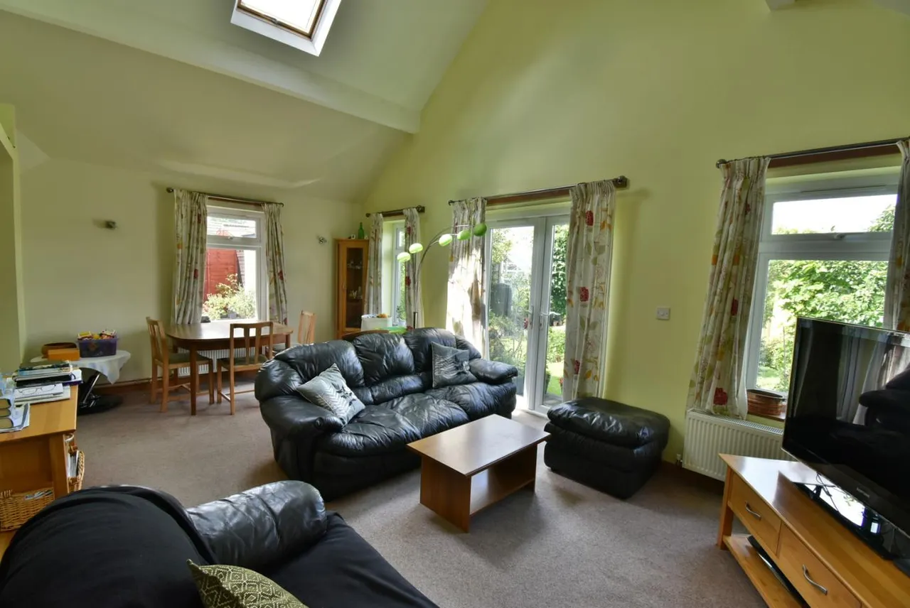 Ringwood Road, BH11, photo 7