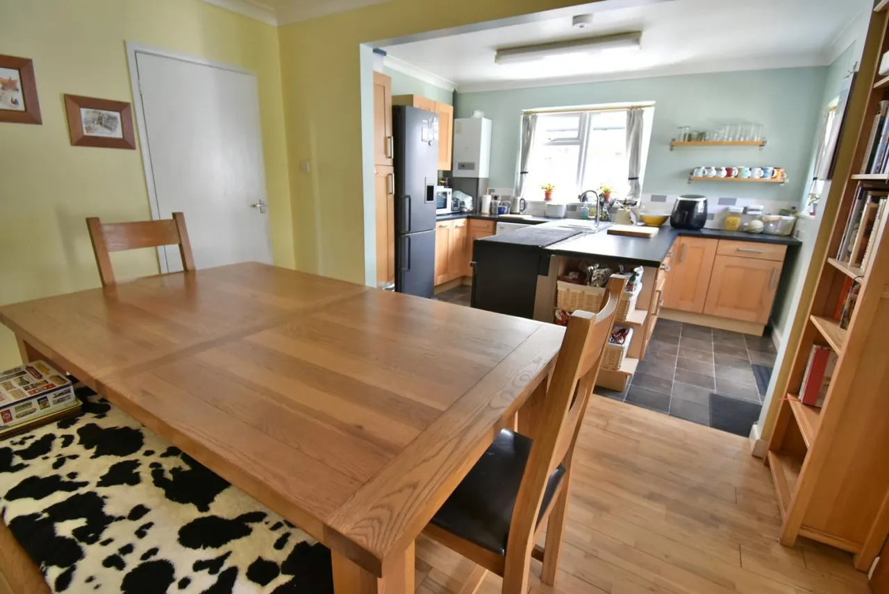 Ringwood Road, BH11, photo 2