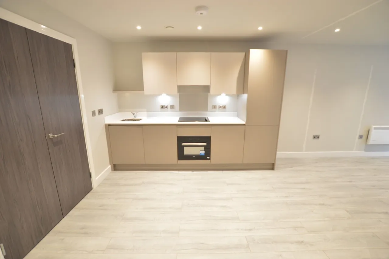 Petersfield Avenue, Slough, SL2, photo 2