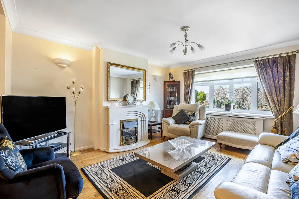 Birch Hill Crescent, Rochdale OL12 9QF, photo 2