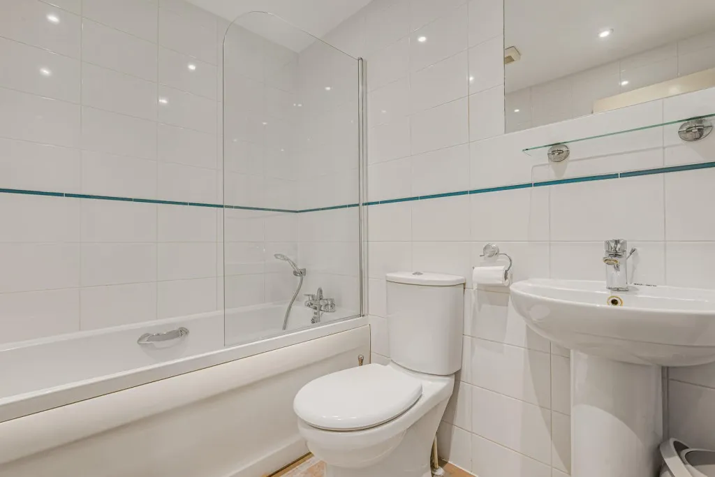 Hawksmoor Grove, Bromley, photo 9