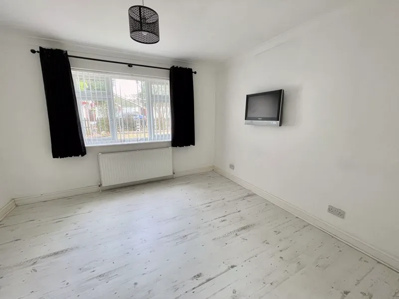 Carrington Avenue, Flackwell Heath HP10 9AL, photo 12