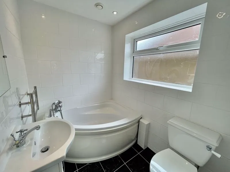 Carrington Avenue, Flackwell Heath HP10 9AL, photo 4