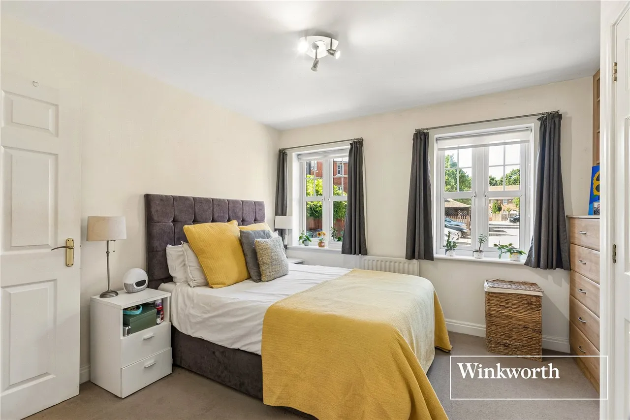 Shillingford Close, Mill Hill East, NW7, photo 14