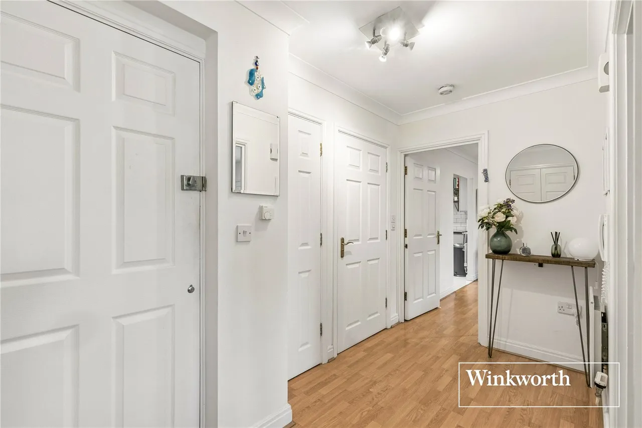 Shillingford Close, Mill Hill East, NW7, photo 3