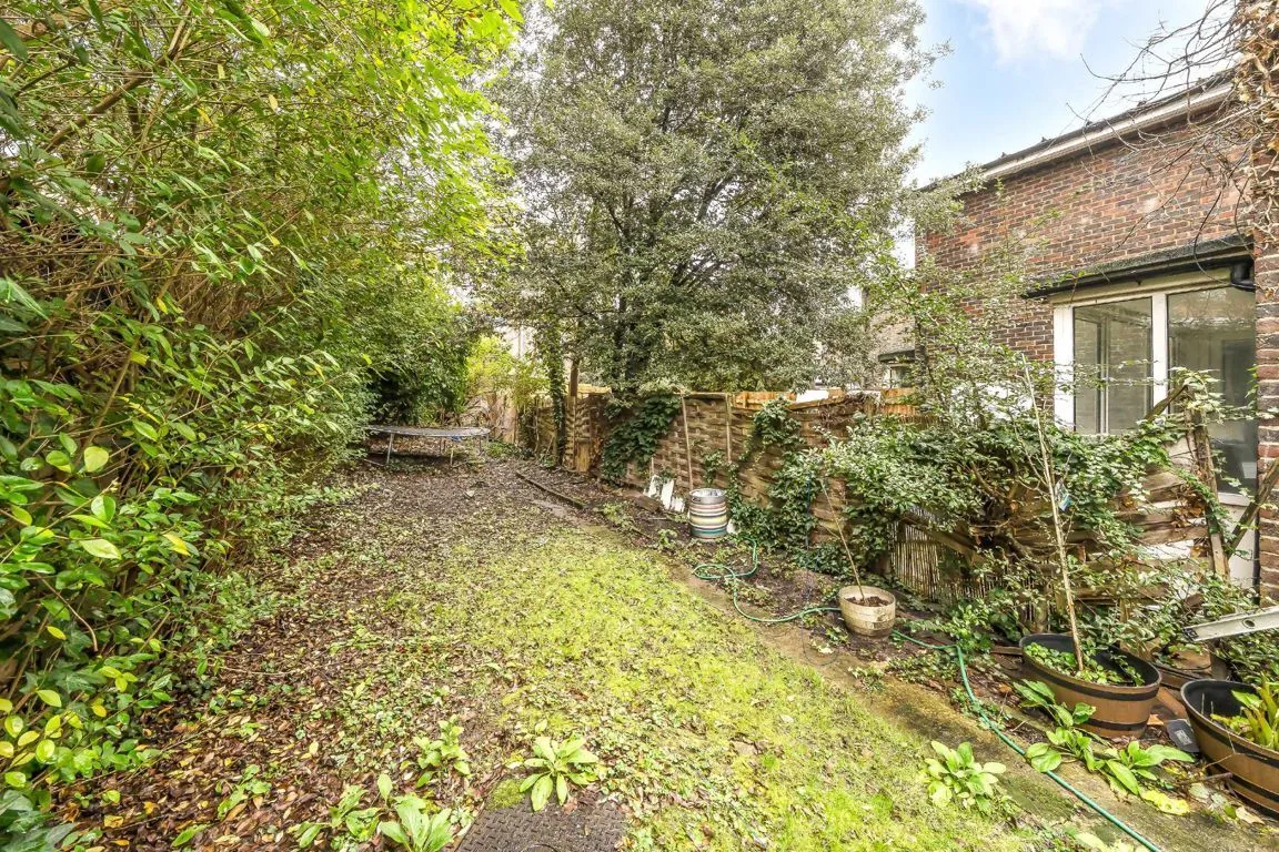 Bourke Close, SW4, photo 5