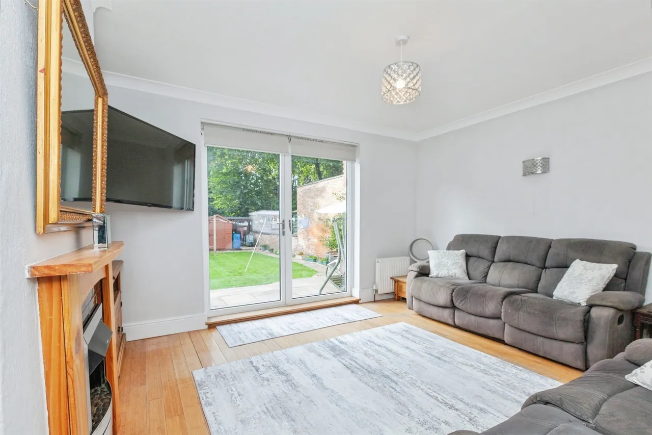 Knighton Fields Road West, Leicester, LE2, photo 17
