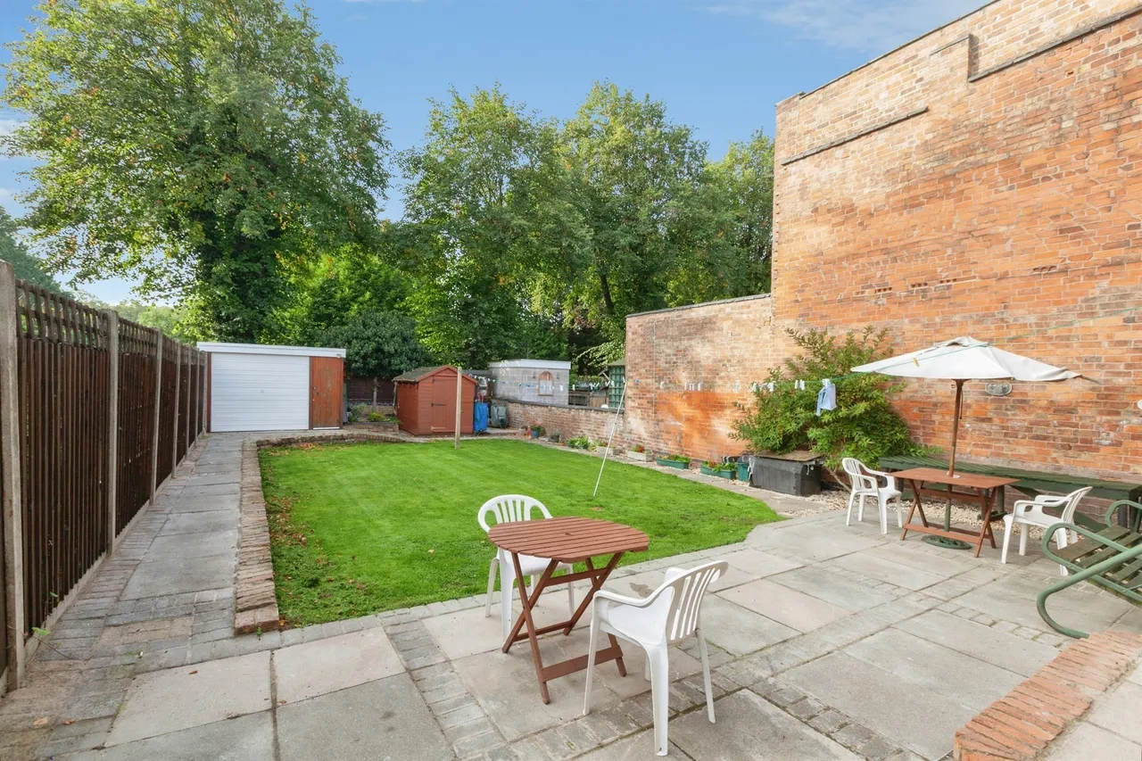 Knighton Fields Road West, Leicester, LE2, photo 11