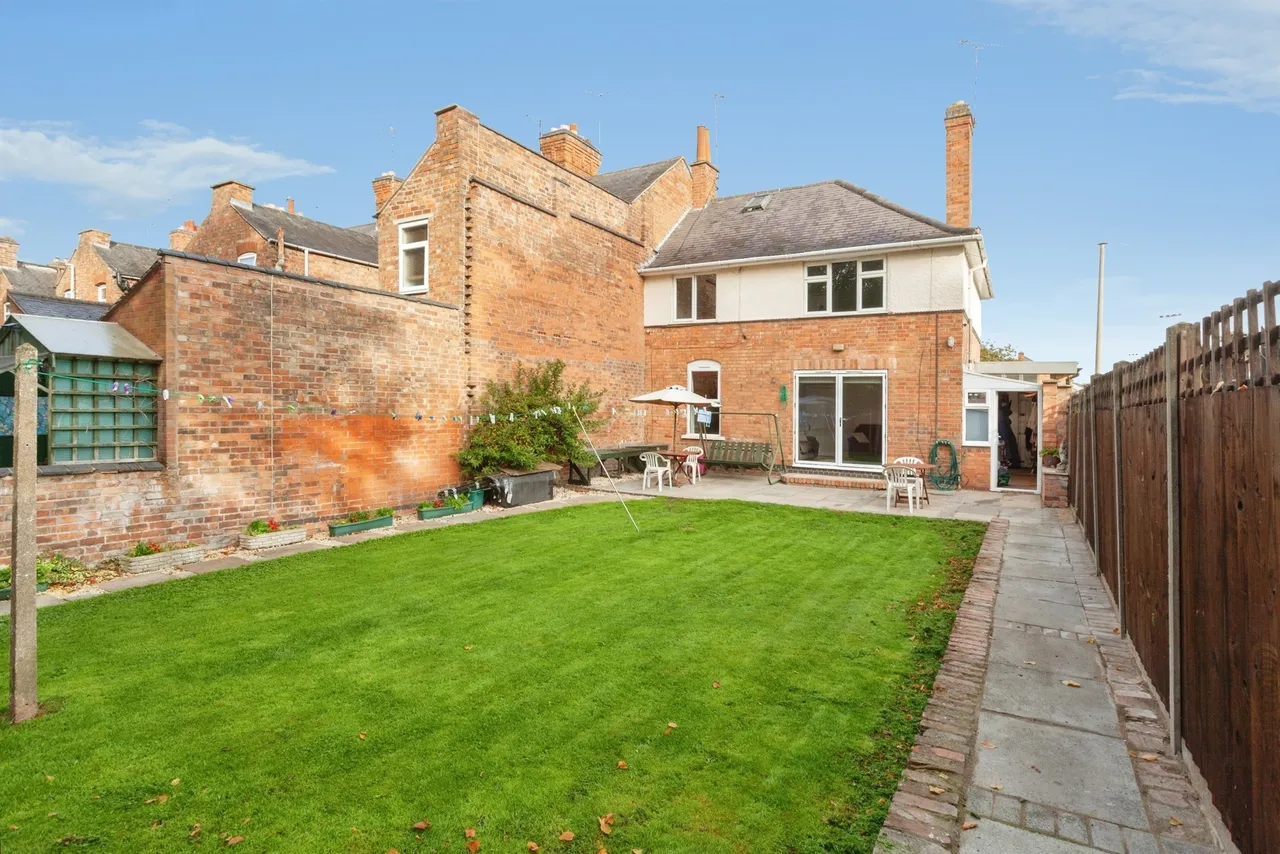Knighton Fields Road West, Leicester, LE2, photo 12