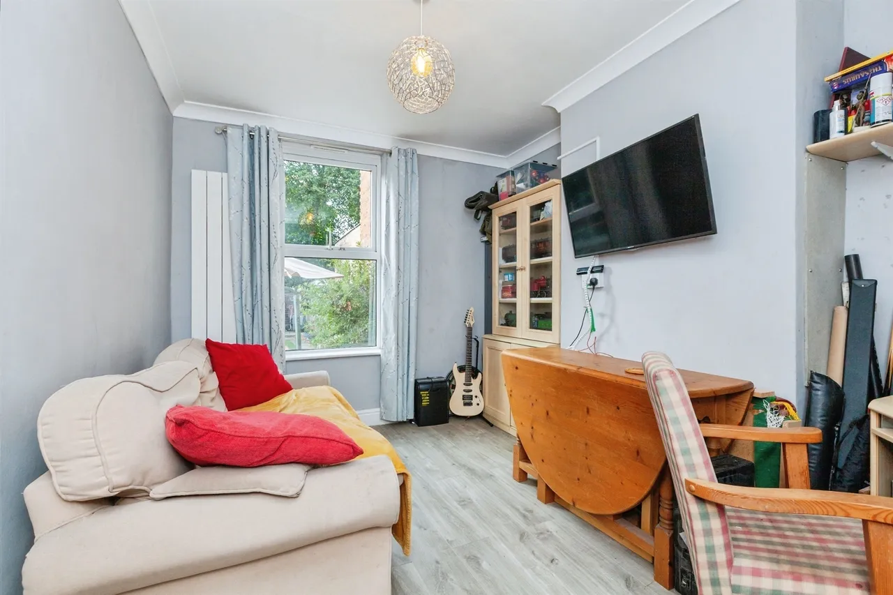 Knighton Fields Road West, Leicester, LE2, photo 4