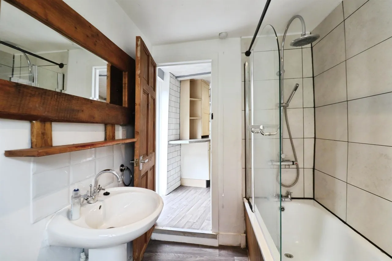Chester Street, Cardiff, CF11, photo 16