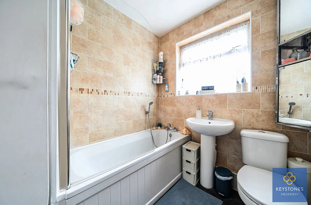 Ravenswood Close, Romford, RM5 2UD, photo 14