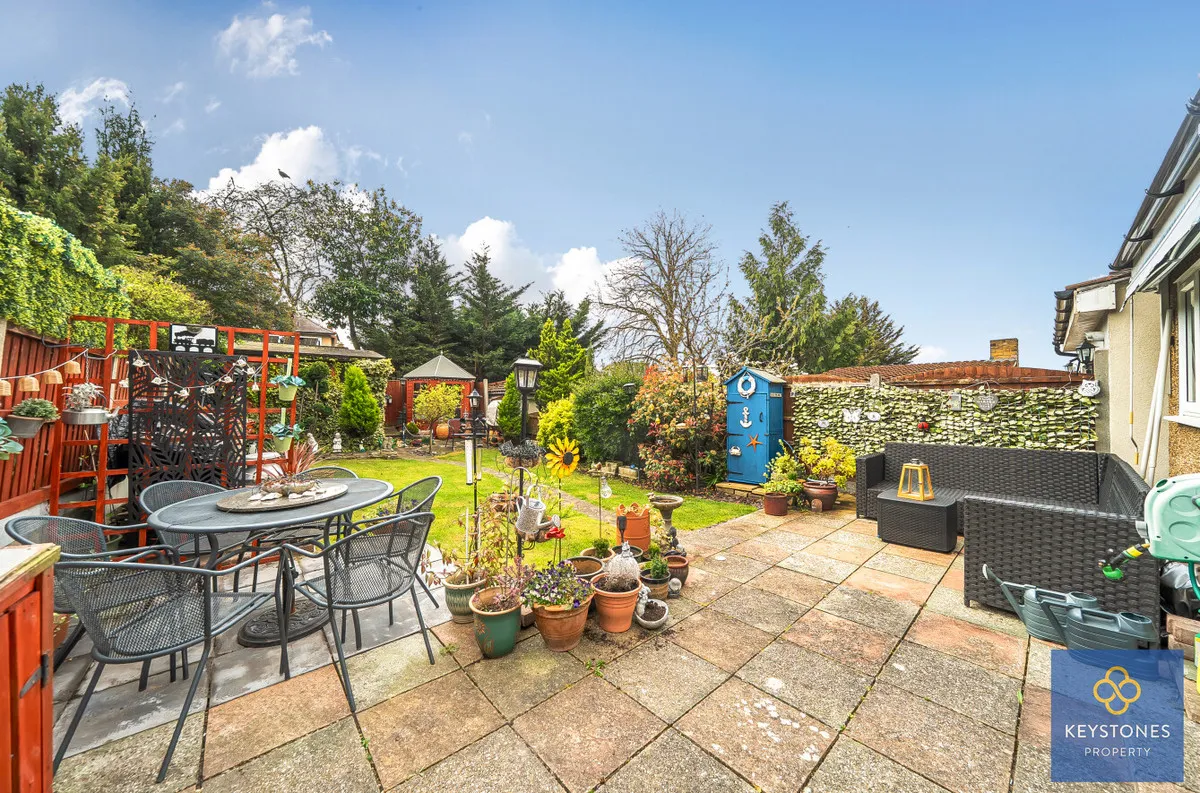 Ravenswood Close, Romford, RM5 2UD, photo 18