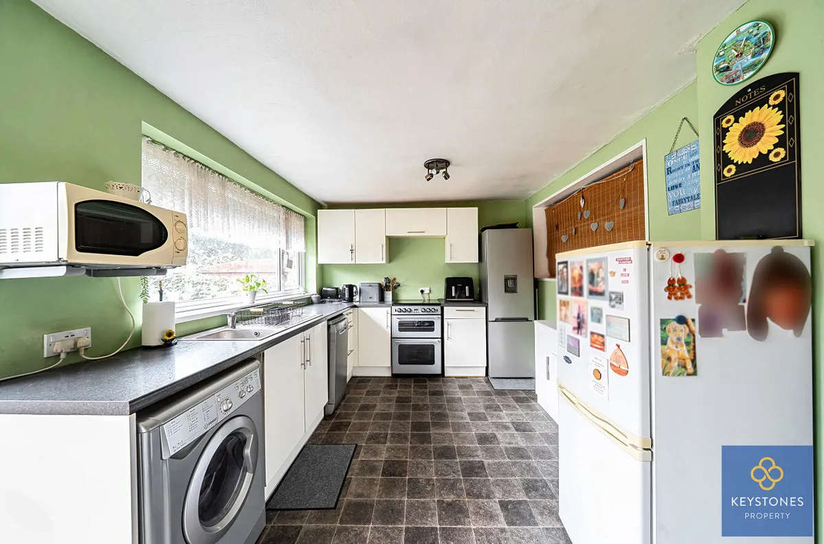 Ravenswood Close, Romford, RM5 2UD, photo 11