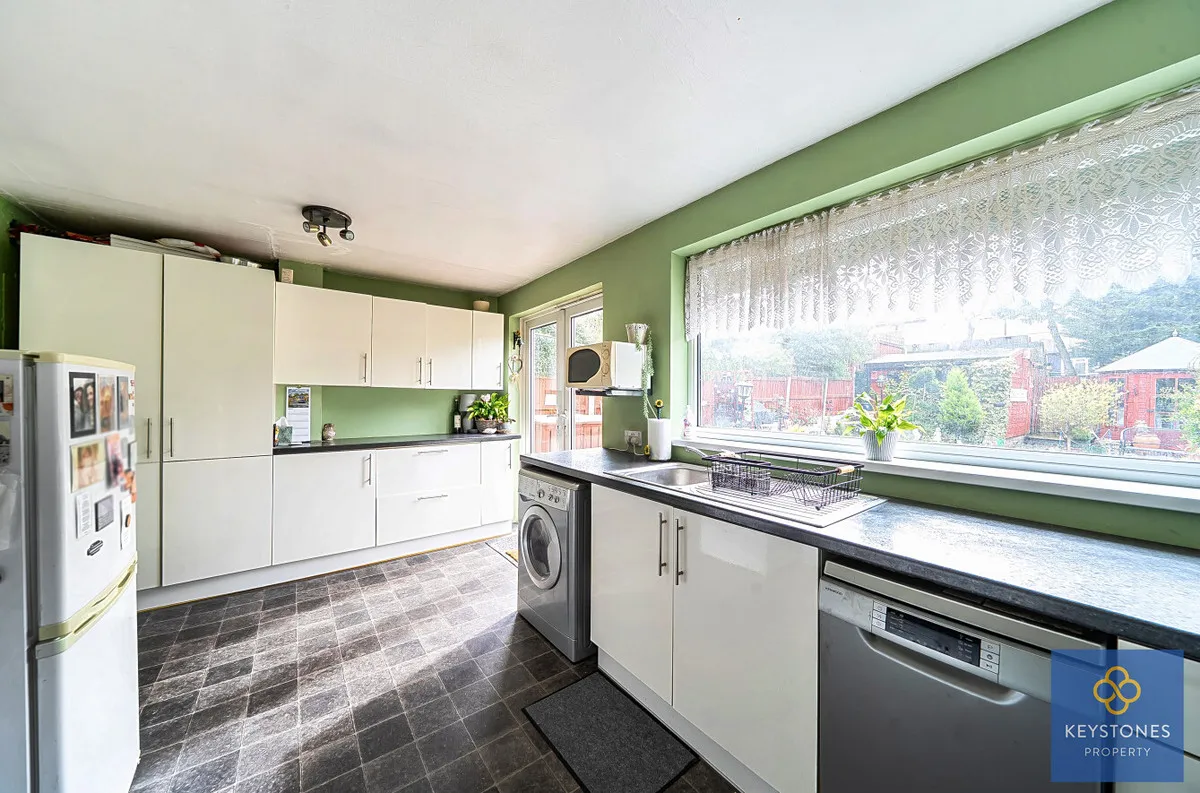 Ravenswood Close, Romford, RM5 2UD, photo 10