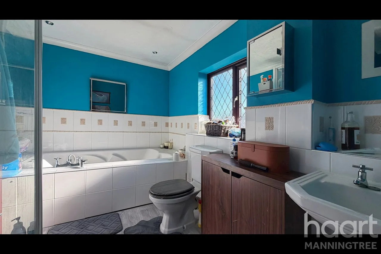 Clacton Road, Wix, CO11, photo 10