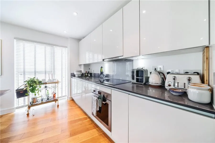 Fairbourne Road, London, SW4, photo 3
