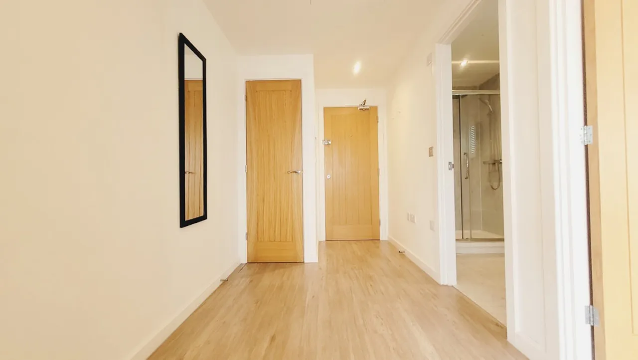 Goldsworth Road, Woking, GU21, photo 8