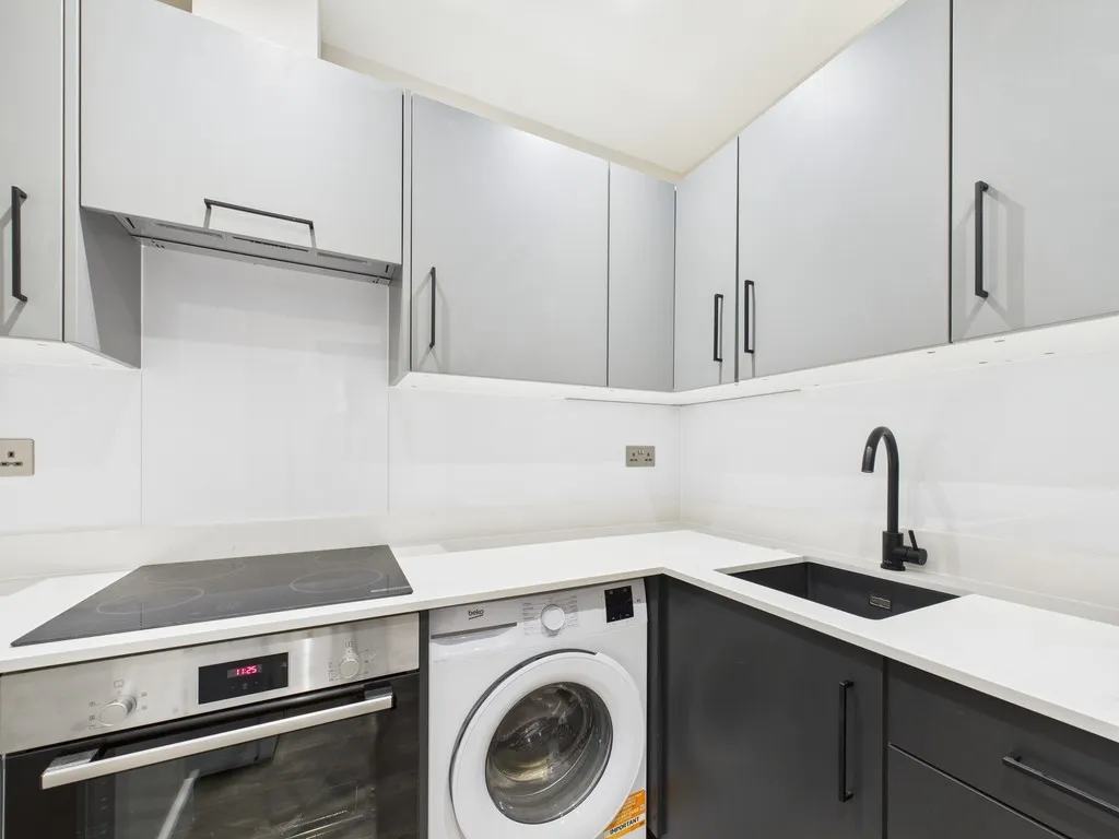 1 bed flat to rent — London Road, Burgess Hill