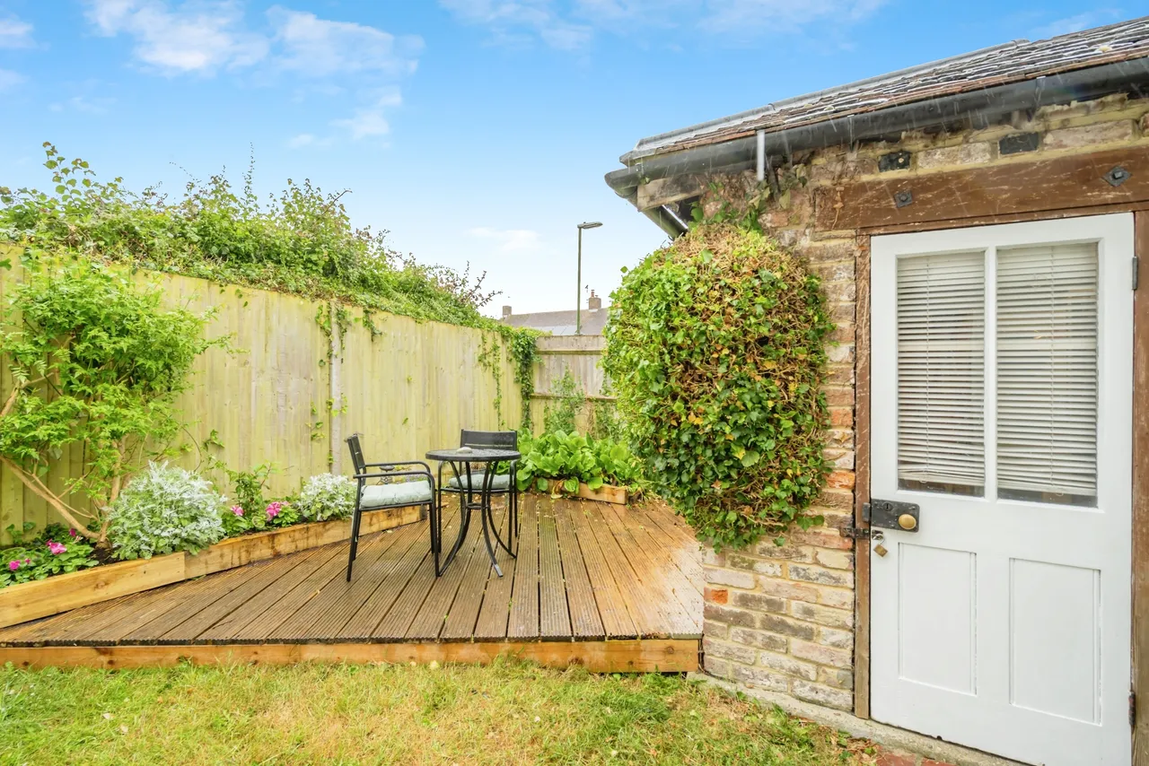 St. Pauls Road, Chichester, PO19, photo 18