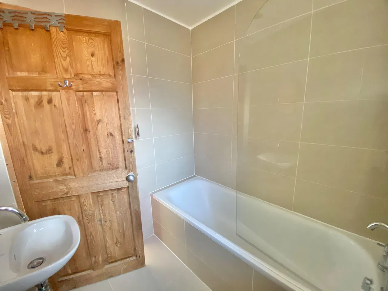 Burns Place, Tilbury, RM18, photo 6