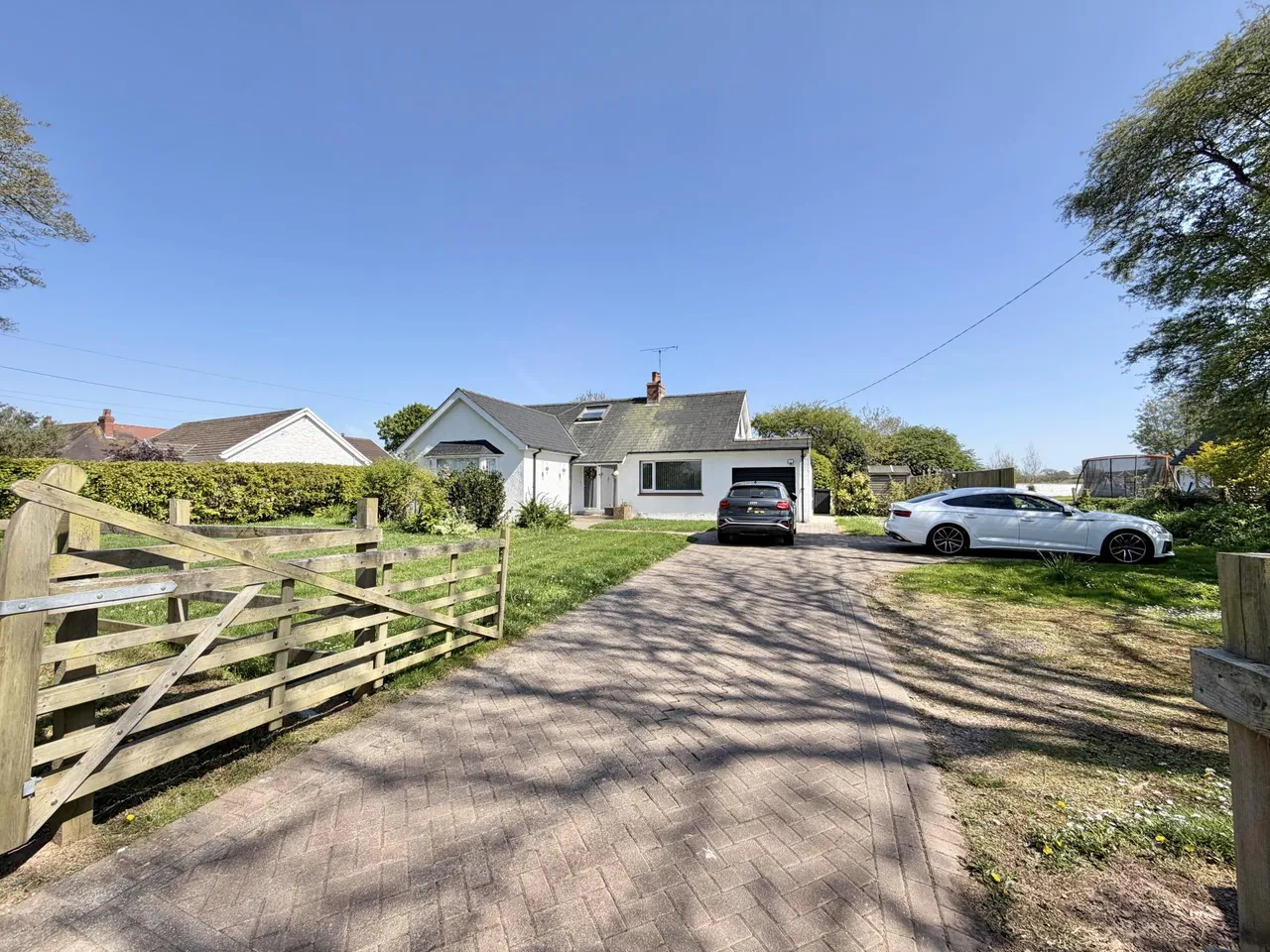 3 bed house for sale, Freshwater East Road, Lamphey, SA71