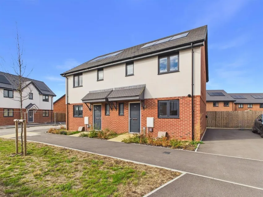 3 bed house for sale, Farley Way, Hardwicke