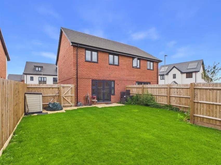 Farley Way, Hardwicke, photo 19