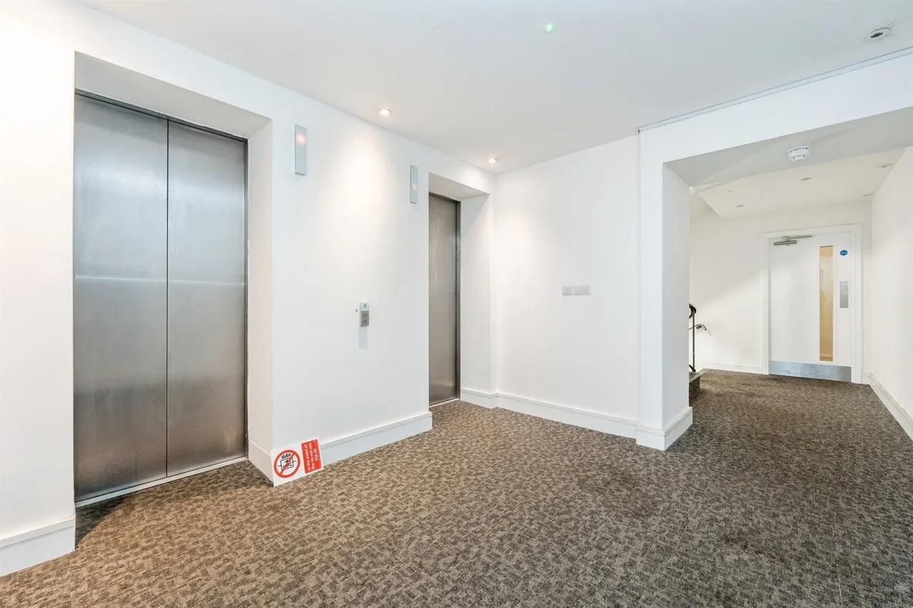 Station Road, Edgware, photo 11