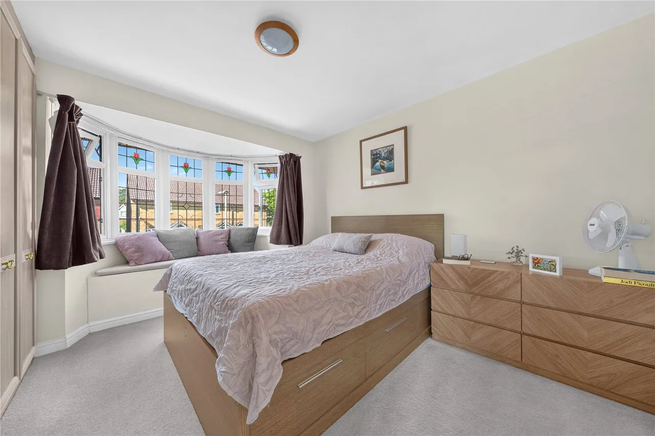 Percheron Drive, Knaphill, GU21, photo 9