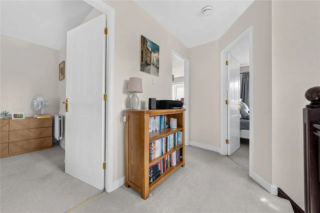 Percheron Drive, Knaphill, GU21, photo 8