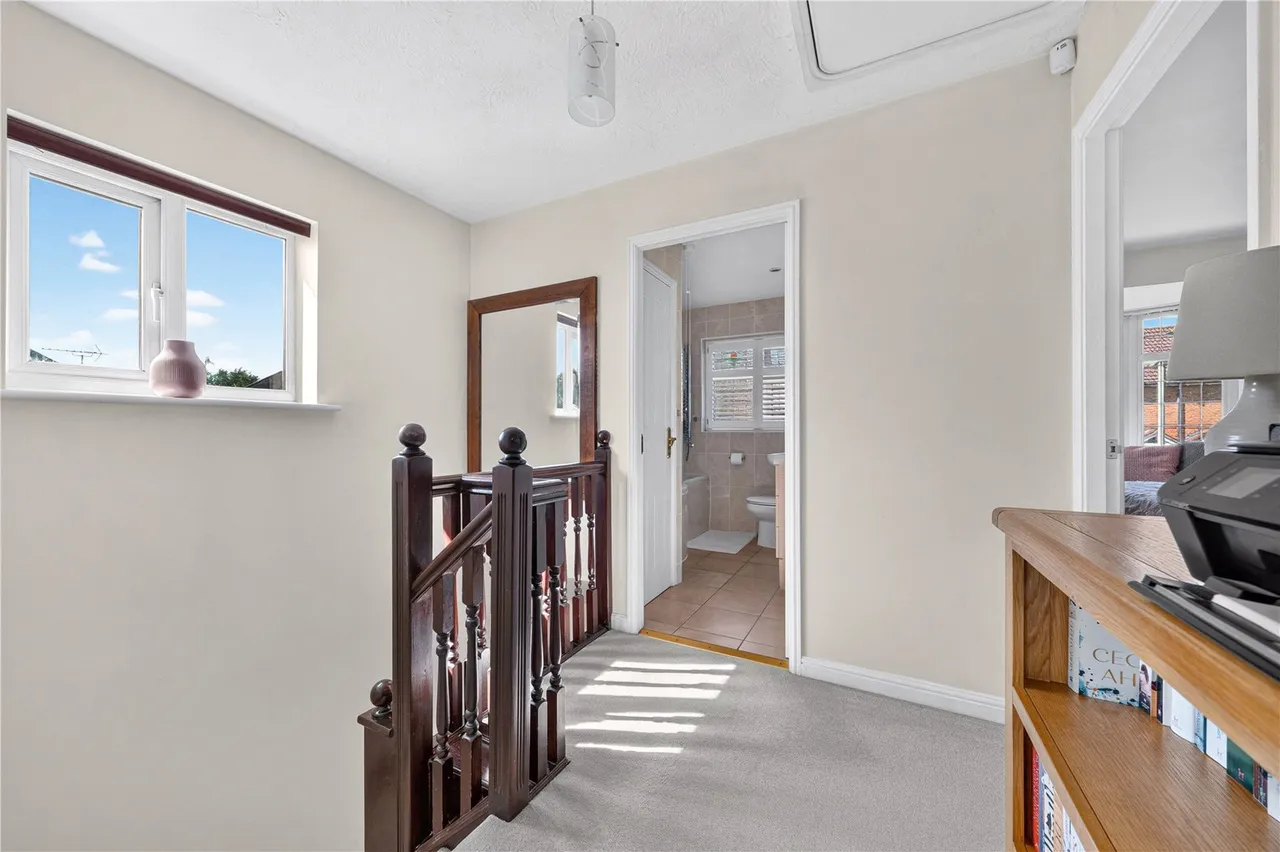 Percheron Drive, Knaphill, GU21, photo 7