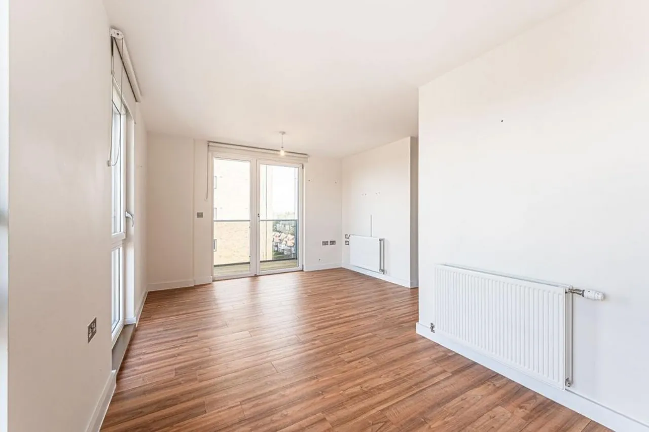 Finchley Road NW2, photo 2