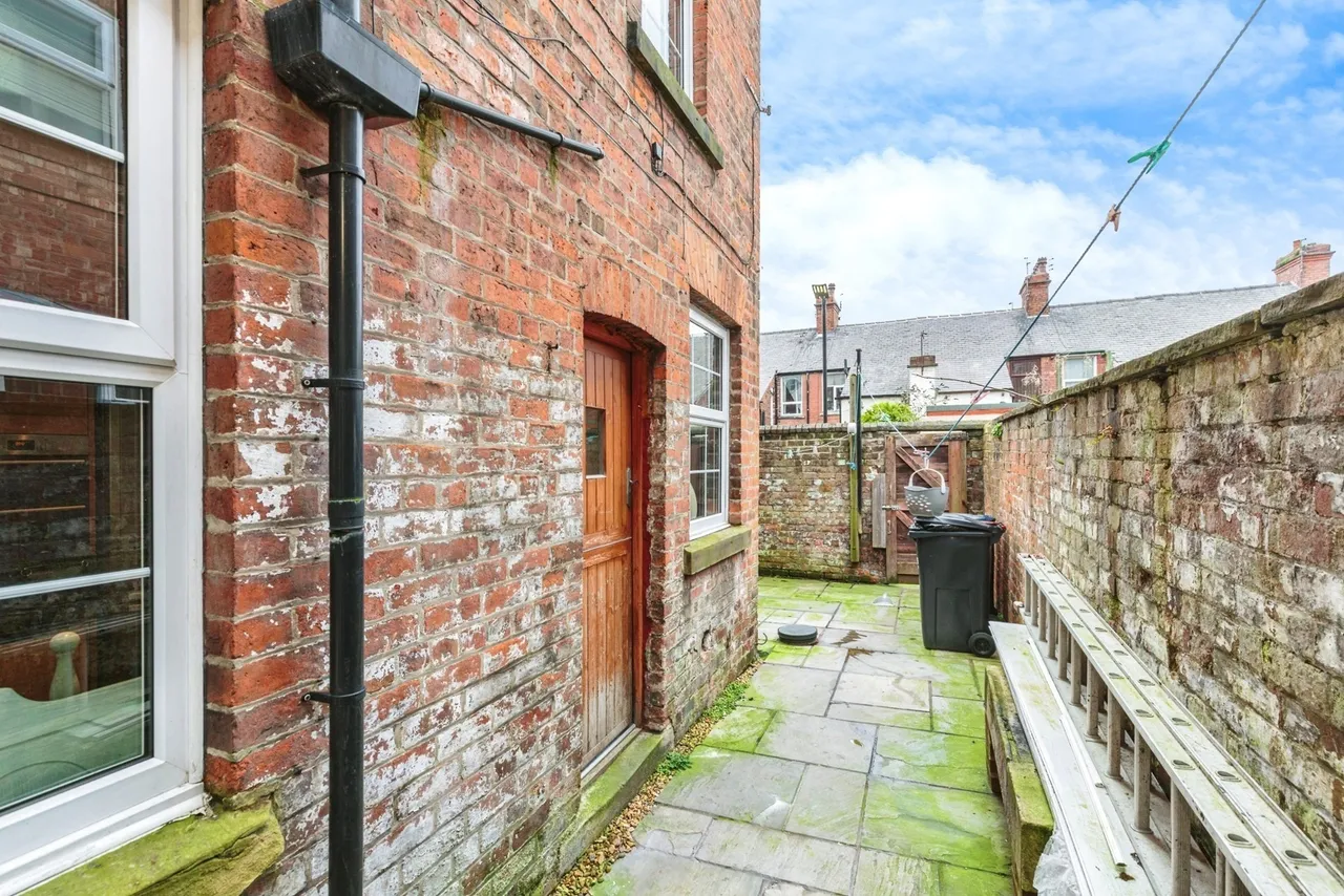 Adelaide Street, Fleetwood, FY7, photo 16